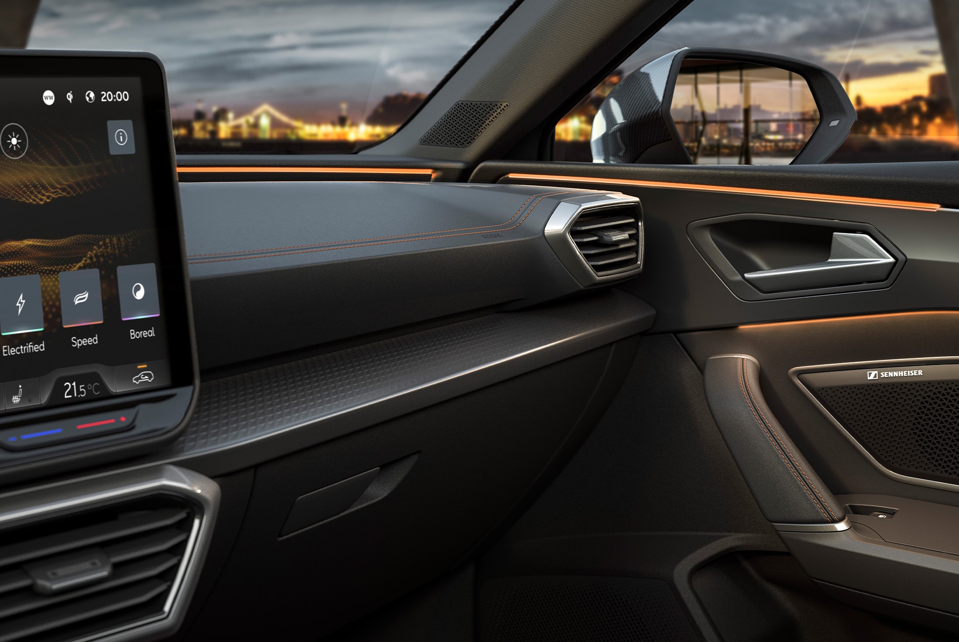 new Cupra Leon 2025 edge equipment upgrade technology, ambient lighting and infotainment system. Keyless advanced, anti-theft system and a rear view camera.